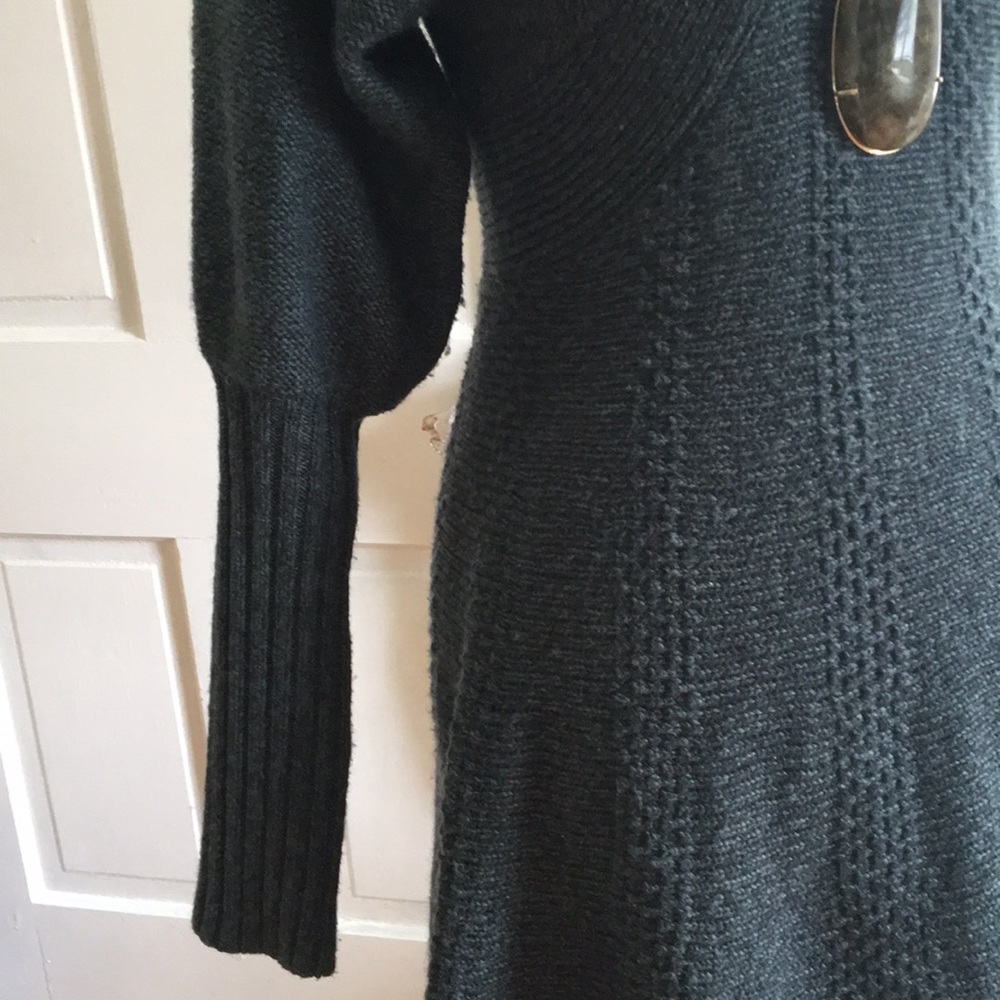 VICTORIA’S SECRET • Gorgeous Sweater Knit Dress - Picture 7 of 16